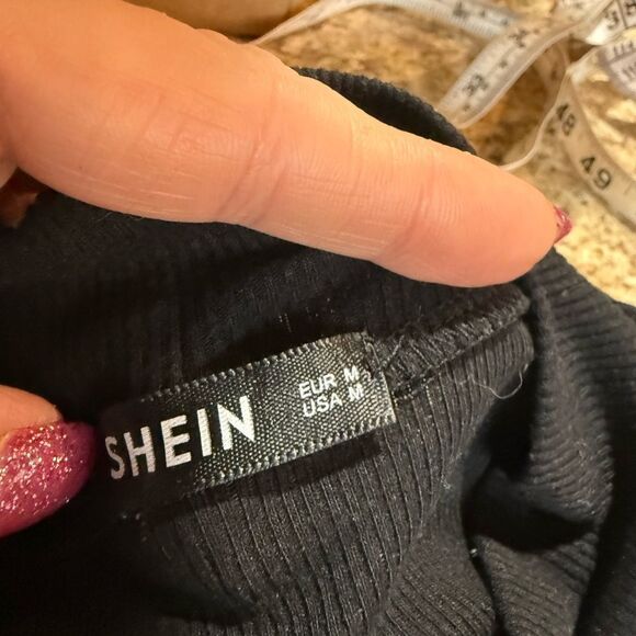 SHEIN US size medium black short sleeve knit top - Picture 6 of 9